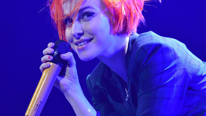  Hayley Williams of Paramore performs onstage at KISS 108's Jingle Ball 2013>> at TD Banknorth Garden on December 14, 2013 in Boston, Massachusetts. (Photo by Harry Woods/FilmMagic)