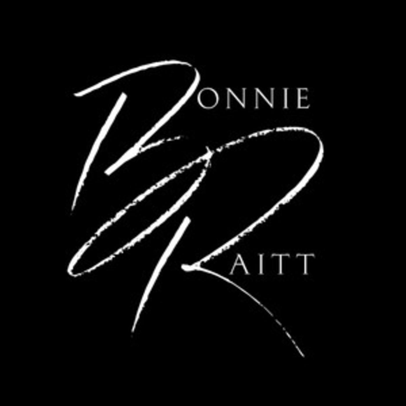 Official Bonnie Raitt playlist - Finest Lovin' Man, Give It Up Or Let Me Go, Women Be Wise, Guilty